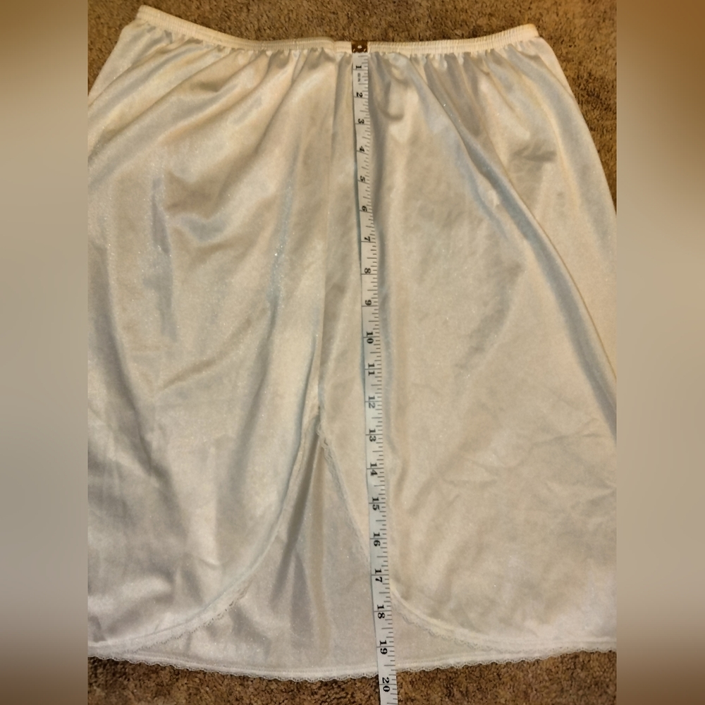 White Slip With Slit - Picture 3 of 5